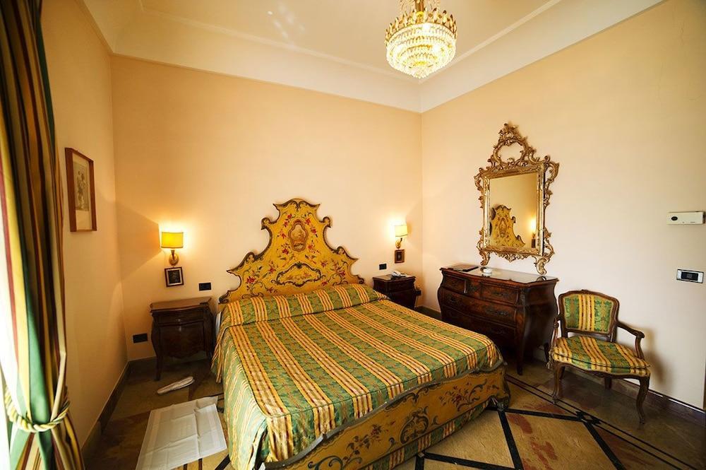 Grande Albergo Miramare Формия Екстериор снимка