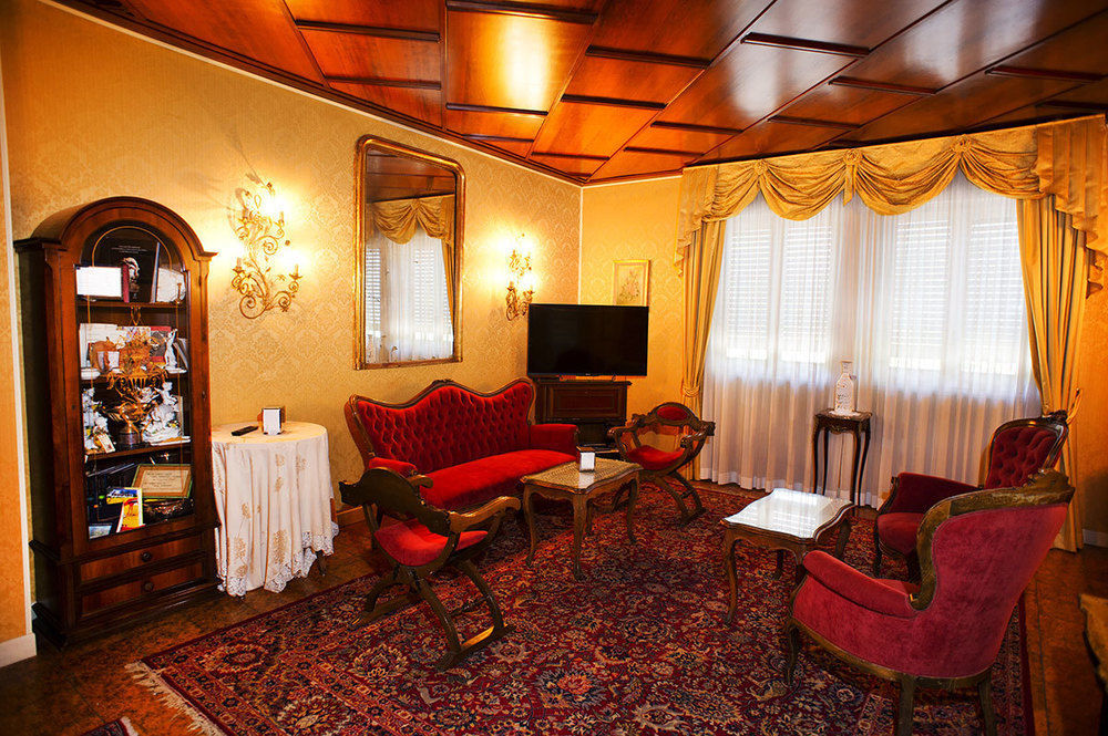 Grande Albergo Miramare Формия Екстериор снимка