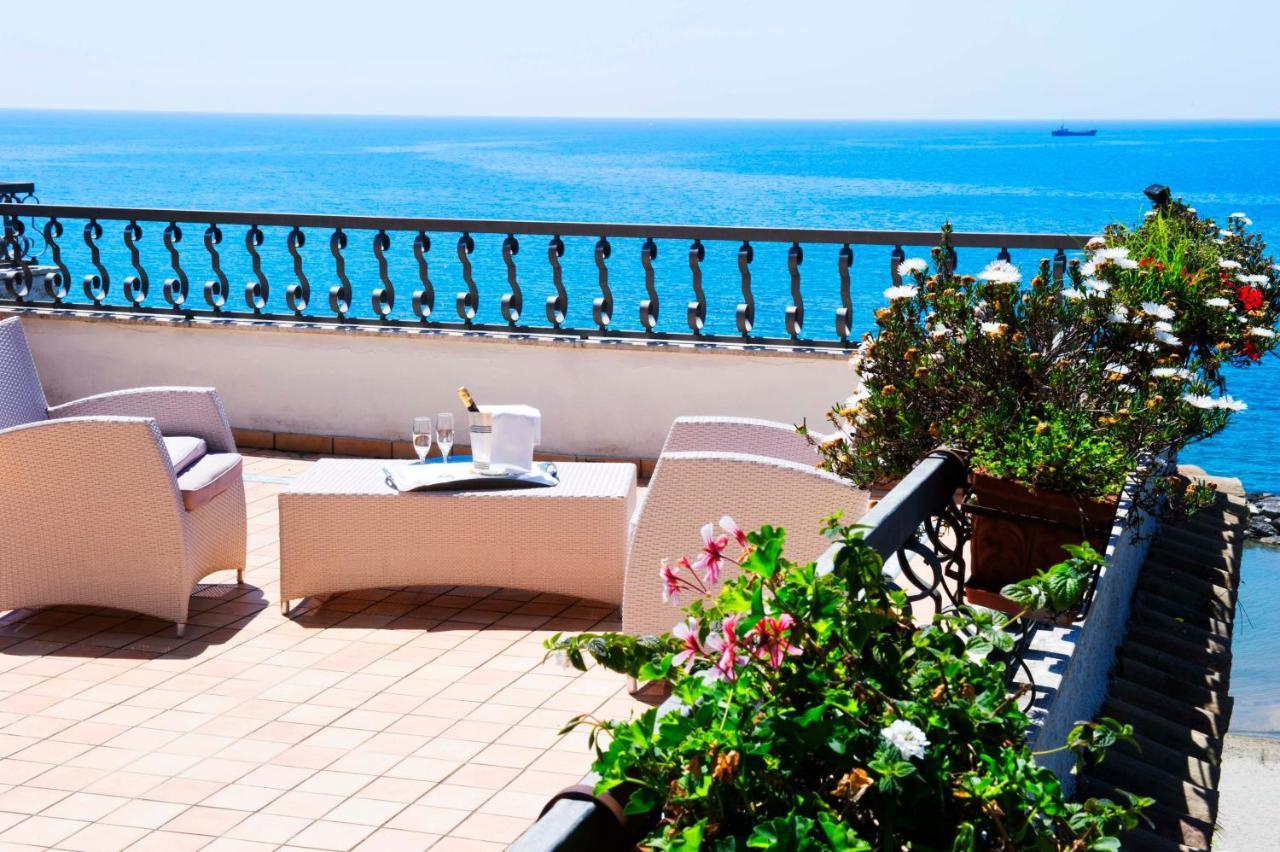 Grande Albergo Miramare Формия Екстериор снимка
