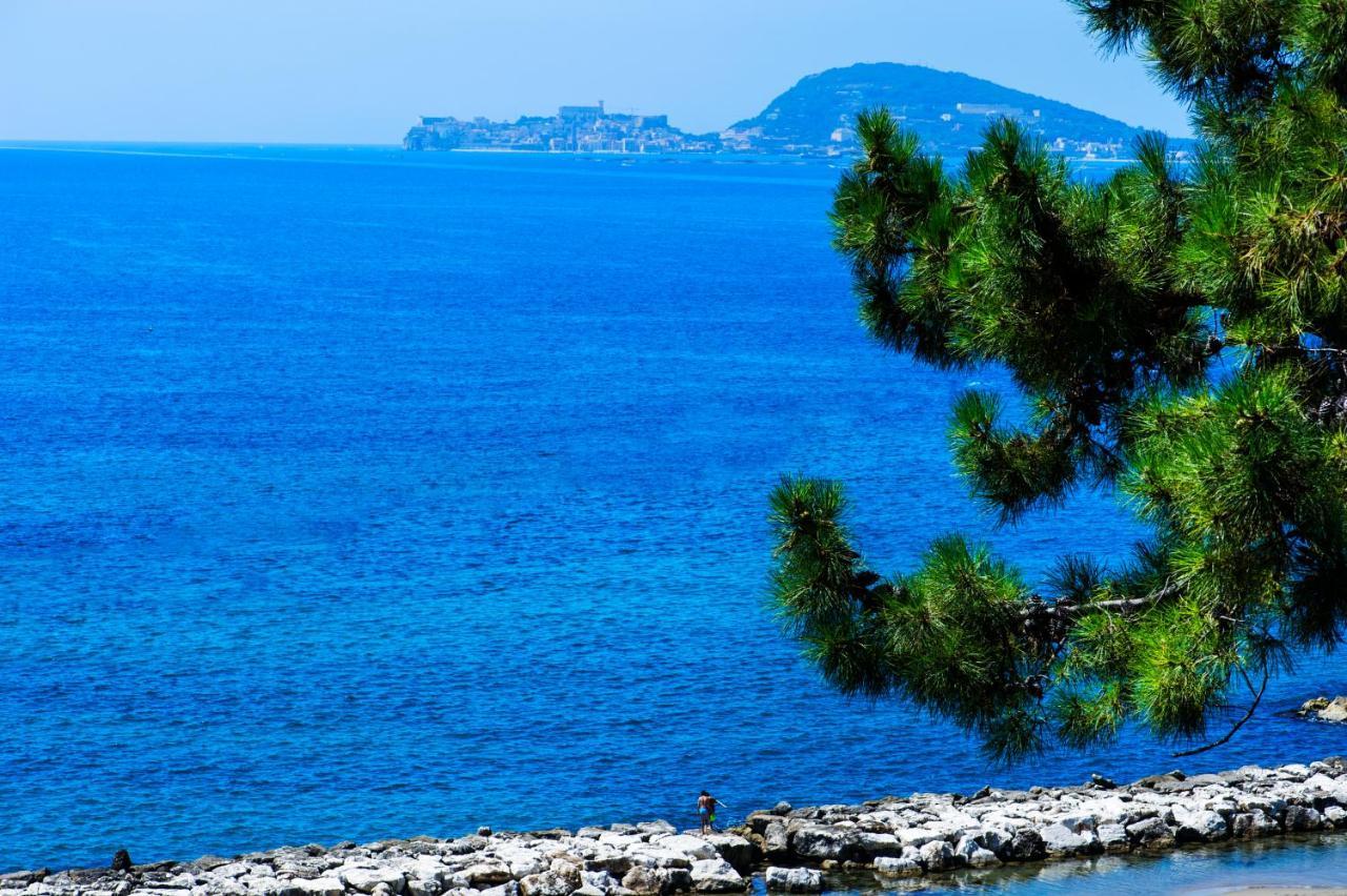 Grande Albergo Miramare Формия Екстериор снимка