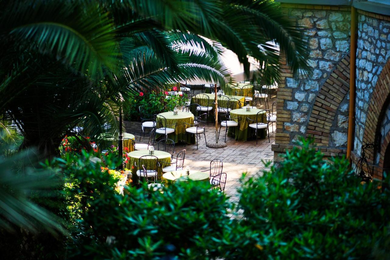 Grande Albergo Miramare Формия Екстериор снимка
