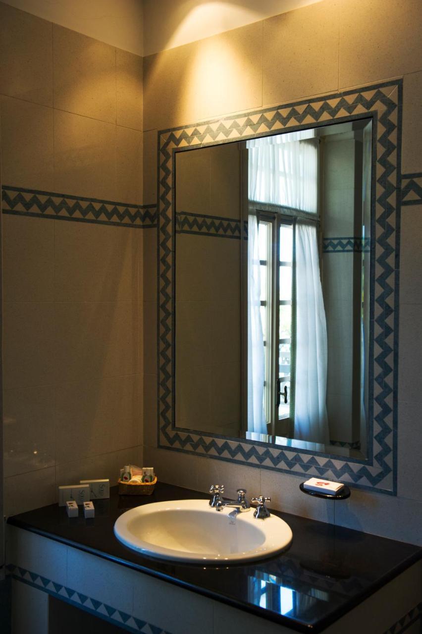 Grande Albergo Miramare Формия Екстериор снимка